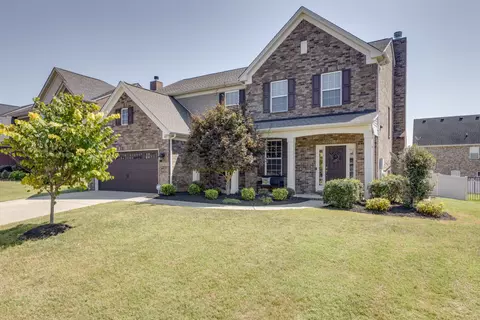 1220 Stockwell Dr, Murfreesboro, TN 37128