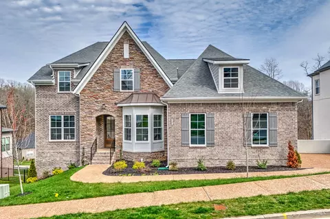 729 Summit Oaks Ct, Nashville, TN 37221
