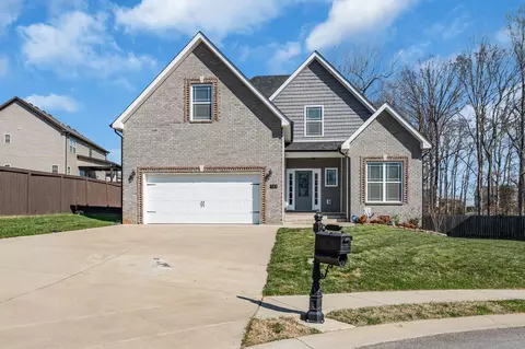 105 Brumfield Ct, Clarksville, TN 37043