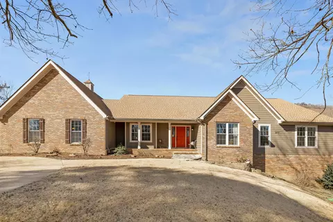 631 Stonebrook Dr, Chattanooga, TN 37415