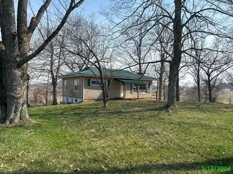 1808 Maple Grove Rd, Cadiz, KY 42211