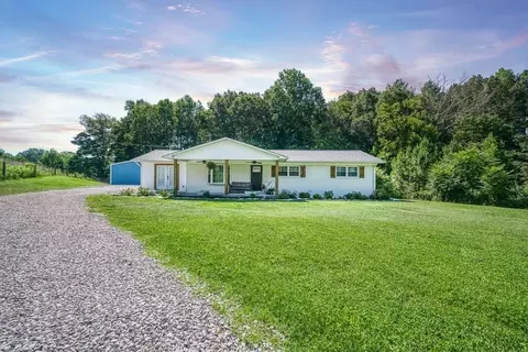 989 Garrett Rd, Quebeck, TN 38579