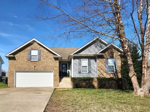 419 Berry Cir, Springfield, TN 37172