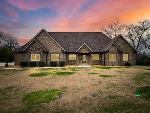 290 Cascade Dr, Winchester, TN 37398