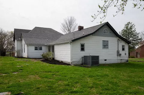 Exterior - 500 5th Ave E, Springfield, TN 37172 photo 6 of 10