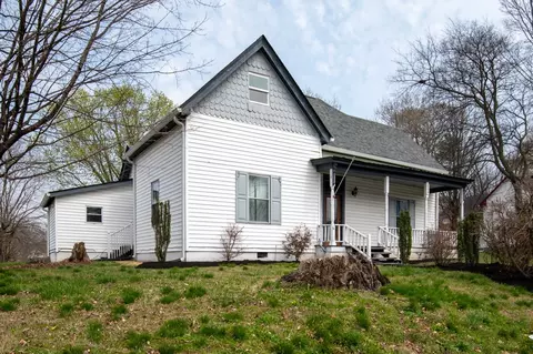 Exterior - 500 5th Ave E, Springfield, TN 37172 photo 4 of 10