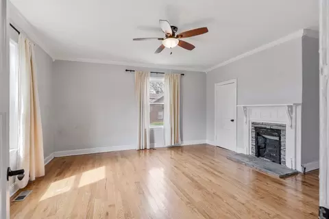 Living - 500 5th Ave E, Springfield, TN 37172 photo 5 of 5