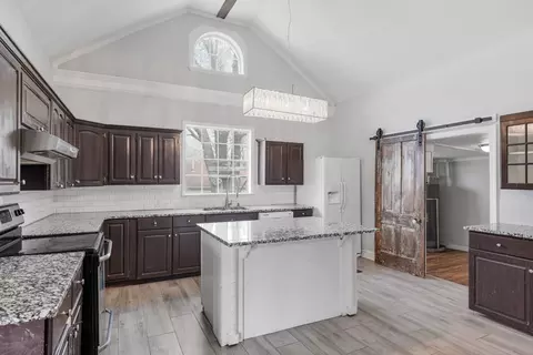 Kitchen - 500 5th Ave E, Springfield, TN 37172 photo 3 of 5
