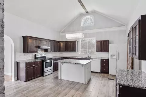 Kitchen - 500 5th Ave E, Springfield, TN 37172 photo 1 of 5
