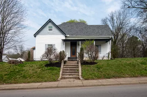 Exterior - 500 5th Ave E, Springfield, TN 37172 photo 1 of 10