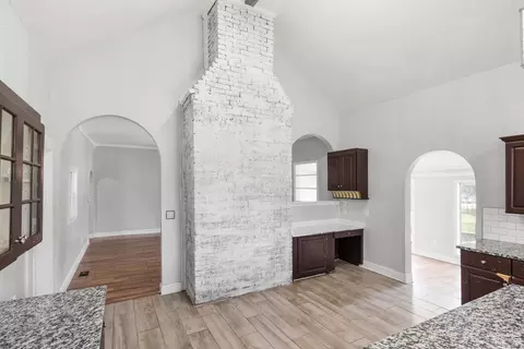 Living - 500 5th Ave E, Springfield, TN 37172 photo 4 of 5