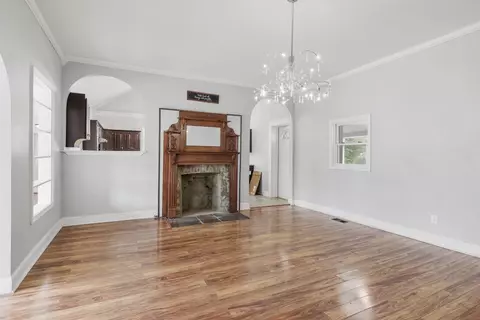 Living - 500 5th Ave E, Springfield, TN 37172 photo 1 of 5