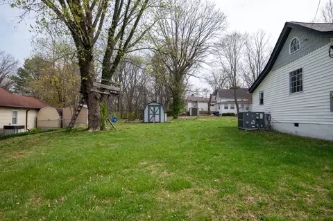 Exterior - 500 5th Ave E, Springfield, TN 37172 photo 8 of 10