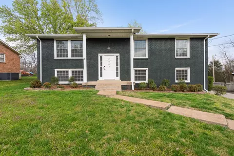208 Bonnavue Dr, Hermitage, TN 37076