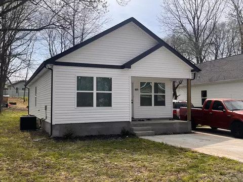 805 Poplar Ave, Springfield, TN 37172