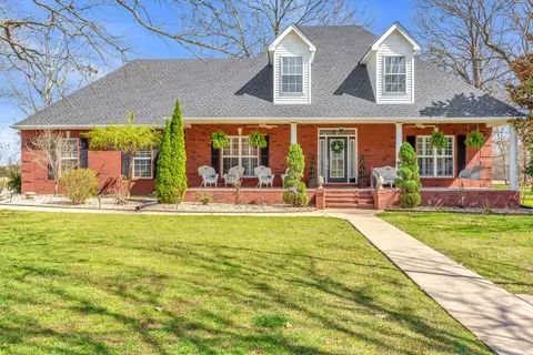 303 Thelma Dr, Bell Buckle, TN 37020