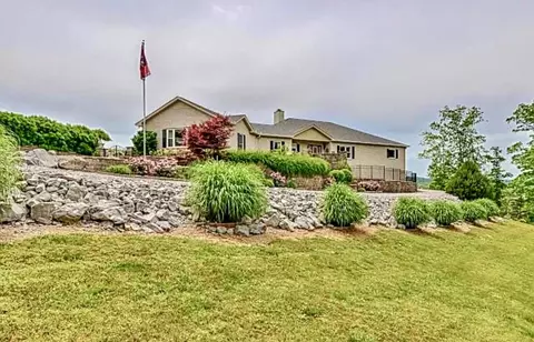 308 Feather Ridge Rd, Charlotte, TN 37036