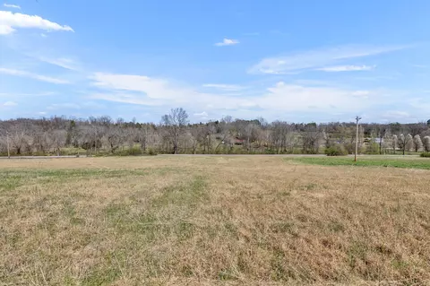 1 Theta Pike, Columbia, TN 38401