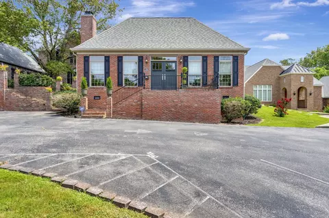 104 College Ct, Dickson, TN 37055