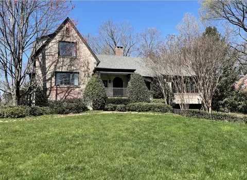 208 W Brow Oval, Lookout Mountain, TN 37350