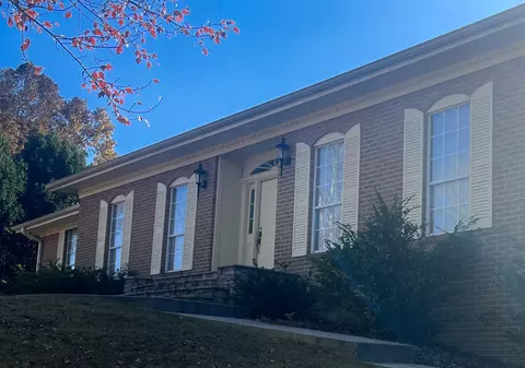 1204 King Arthur Rd, Chattanooga, TN 37421