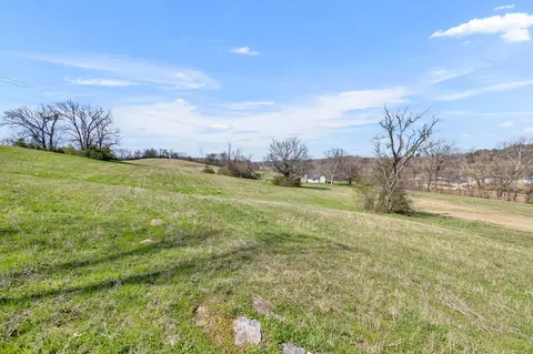 3 Theta Pike, Columbia, TN 38401