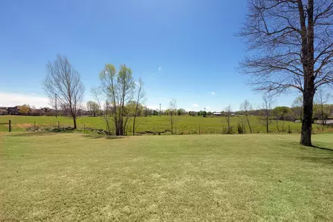 Exterior - 72 Lancaster Cv, Jackson, TN 38305 photo 4 of 4