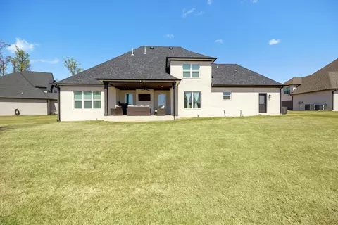 Exterior - 72 Lancaster Cv, Jackson, TN 38305 photo 3 of 4