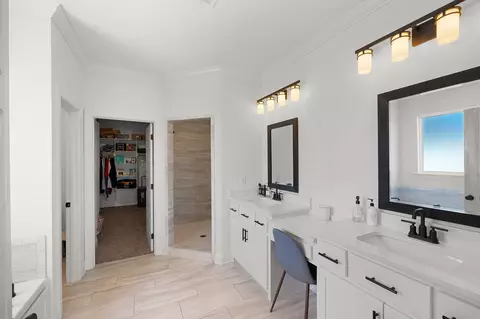Bath - 72 Lancaster Cv, Jackson, TN 38305 photo 1 of 4