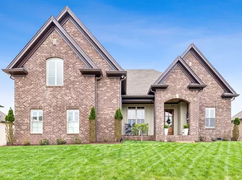 145 Thornwood Pl, Hendersonville, TN 37075