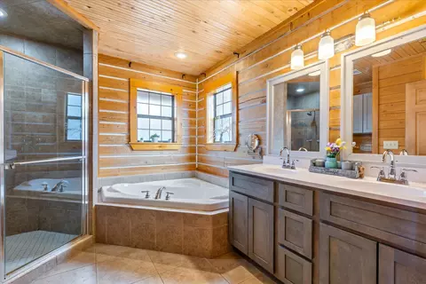 Bath - 237 Lewis Cir, Dover, TN 37058 photo 1 of 4