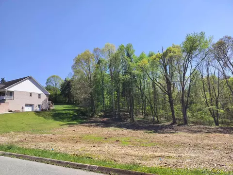 2740 Kenwood Dr, Athens, TN 37303