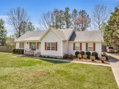 211 Loxley Ln, Murfreesboro, TN 37127