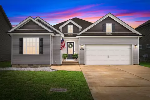519 Sourwood Dr, Clarksville, TN 37042