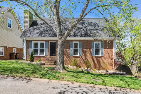 5005 English Village Dr, Nashville, TN 37211