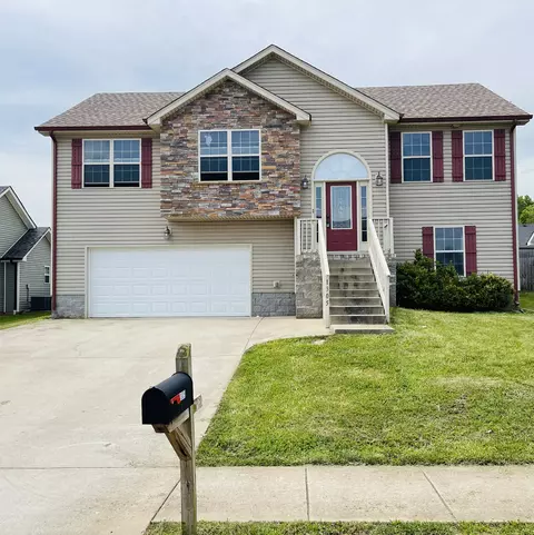 1305 Freedom Dr, Clarksville, TN 37042