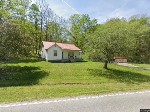4950 Union Camp Rd, Lafayette, TN 37083