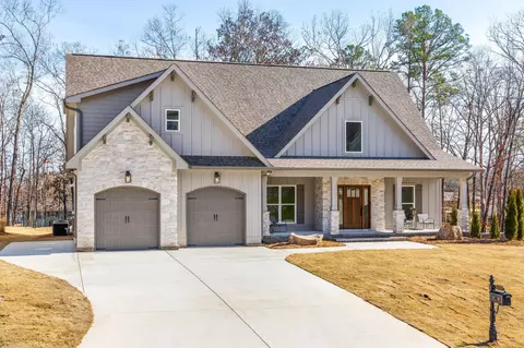 8438 Quarles Ln, Hixson, TN 37343