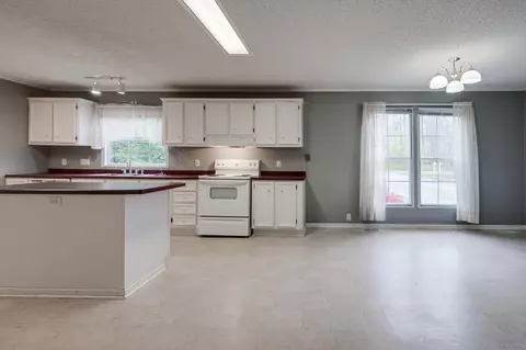 Kitchen - 1107 Hickory Pointe, Dickson, TN 37055 photo 3 of 6
