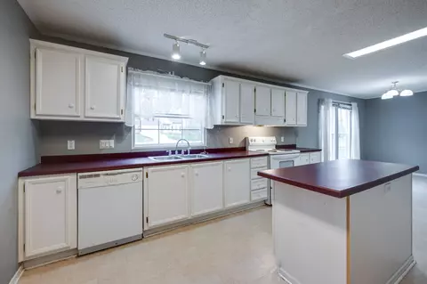 Kitchen - 1107 Hickory Pointe, Dickson, TN 37055 photo 5 of 6