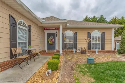 1901 Middle Summit Dr, Dalton, GA 30721