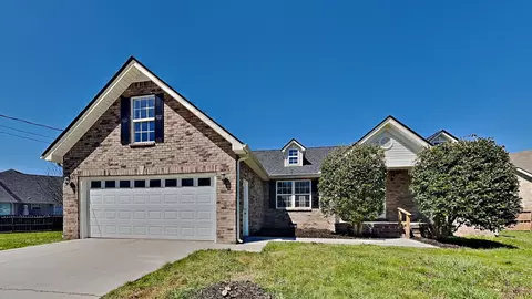 325 Shelby Cir, Shelbyville, TN 37160