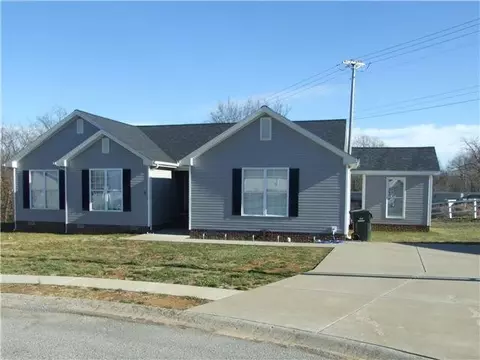 460 Talon Dr, Hopkinsville, KY 42240