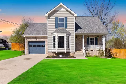 1013 Roedeer Dr, Clarksville, TN 37042