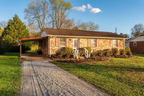 7712 Canyon Dr, Chattanooga, TN 37416