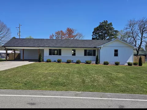 1803 Kefauver St, Manchester, TN 37355