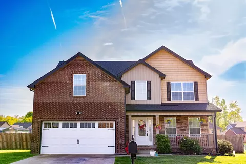 1050 Castlerock Dr, Clarksville, TN 37042