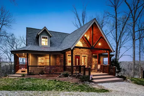 255 Summer Breeze Dr, Smithville, TN 37166