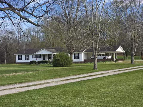 3751 E Blue Creek Rd, Mcewen, TN 37101