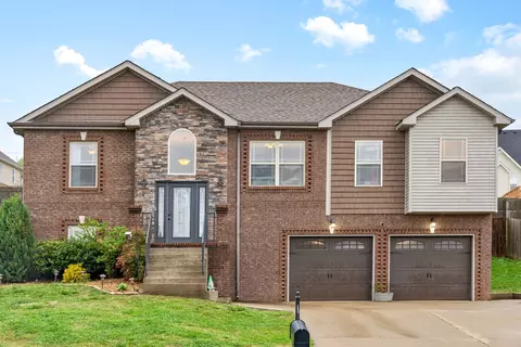 1121 Stillwood Dr, Clarksville, TN 37042